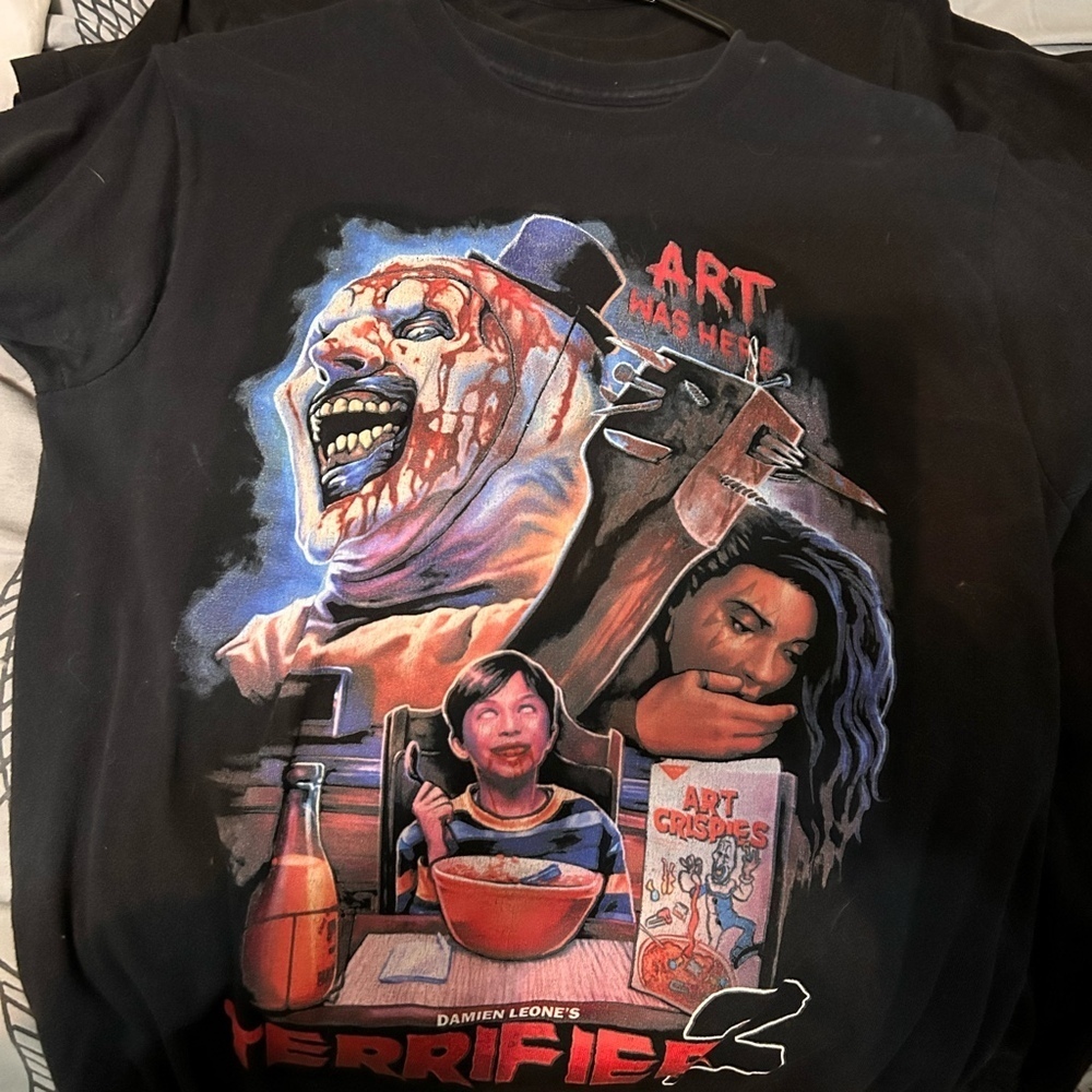 Mens terrifier shirt size medium